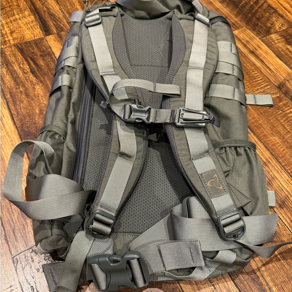 Mystery Ranch 2 Day Assault backpack - Picture 2 of 7